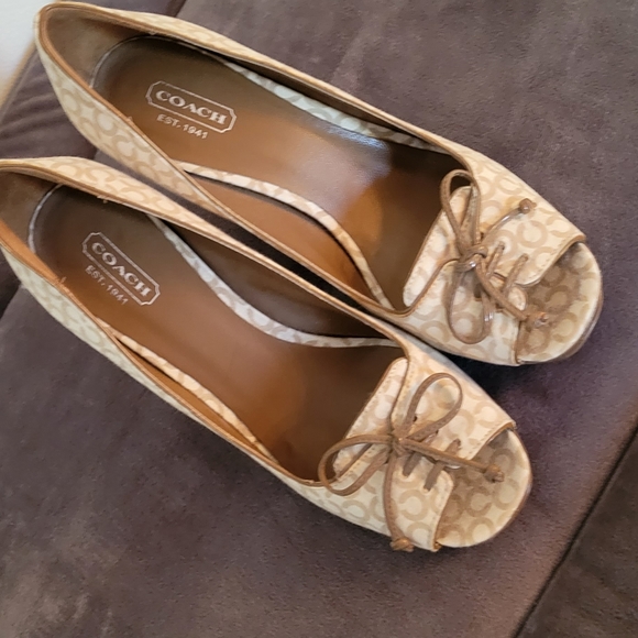 Coach shoes - Picture 3 of 3